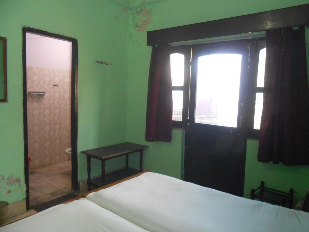 Hotel Sonmony Varanasi Exterior photo